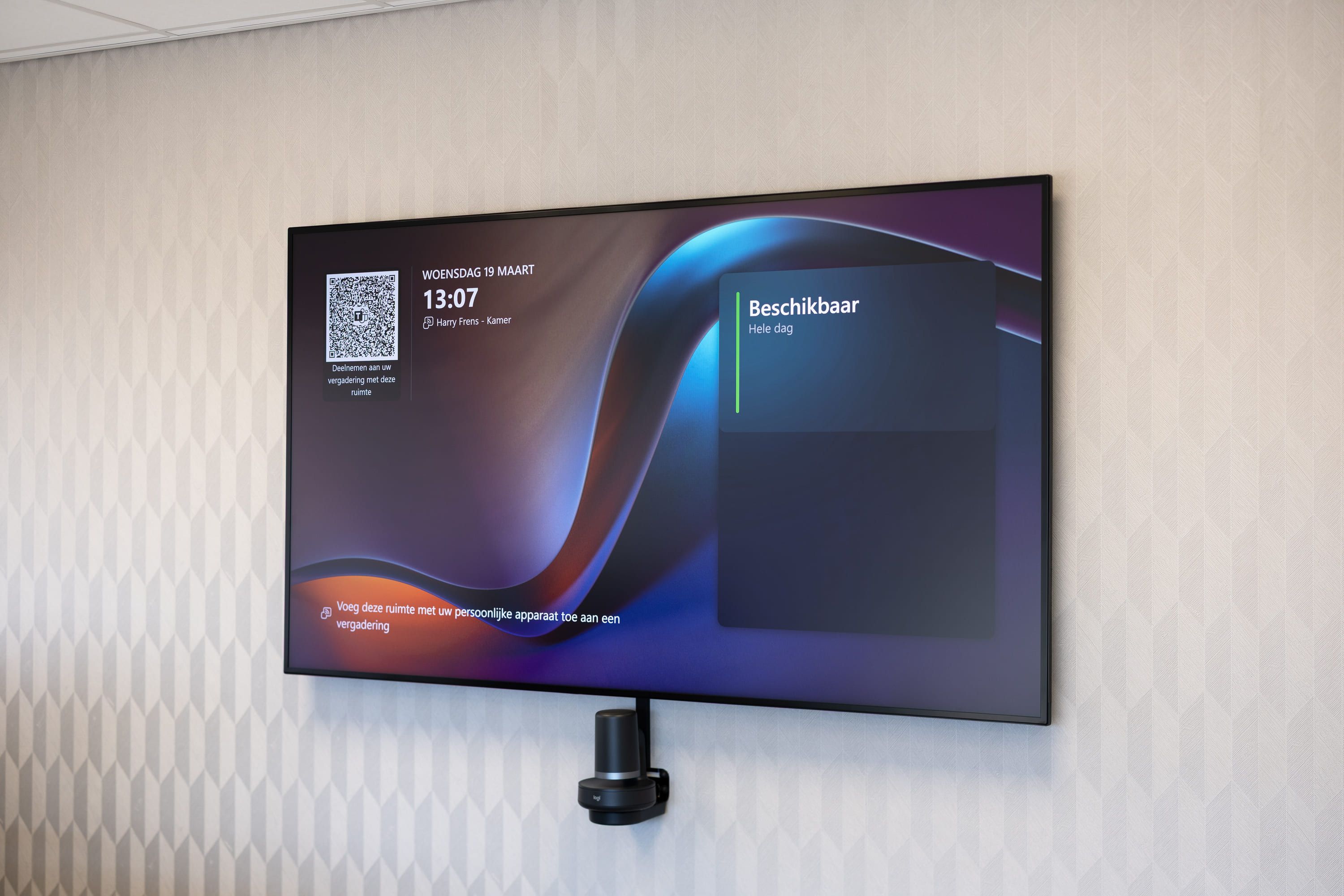75-inch scherm met Microsoft Teams integratie in cursusruimte Harry Frens — Mudde Kok FlexCentre